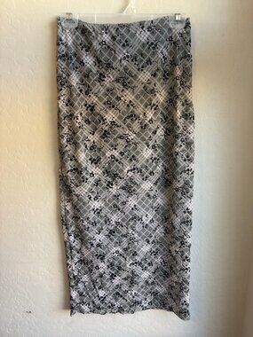 Tic Toc Grey Floral Mesh Skirt Size M